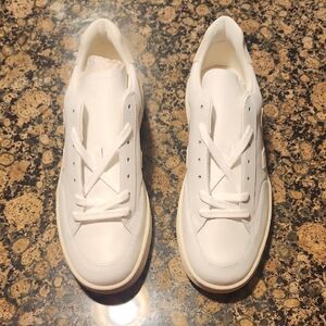 Veja White and Gray Casual Sneakers